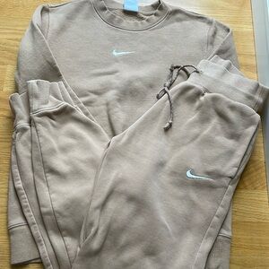 Women’s Nike Phoenix Sweatsuit - Size XS